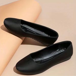 Flat shoe, Slip on black basic shoe sz#7